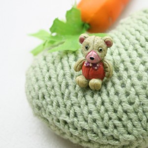 【キャラクターボタン】クマ人形ボタン（15×20mm）