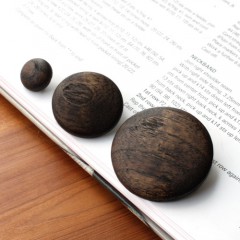 【木ボタン】凸ブラウン木ボタン（21mm、25mm、35mm、40mm）