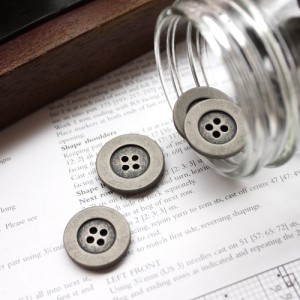 [金属ボタン]アンティーク立体ボーダーボタンII（21mm、23mm）