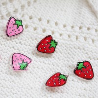 【キャラクターボタン】 透明イチゴボタン（20×23mm）